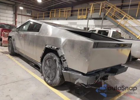 2025 Tesla Cybertruck All-Wheel Drive z USA, uszkodzony, nr VIN 7G2CEHED8SA070952